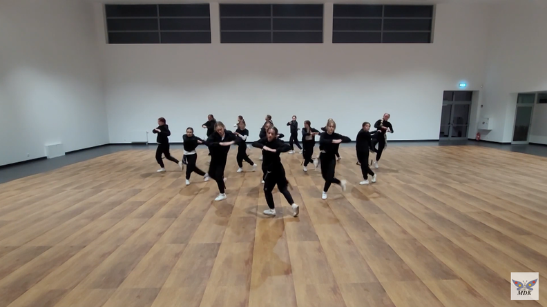 Taniec nowoczesny - kat 15-19 lat - I Miejsce Studio Tańca RYTHM-X Grupa RTX Team – GOK Niemce