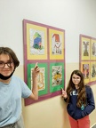 Na zdjęciach znajdują się kolorowe witrażyki wykonane przez wychowanków Renaty Sochy ze ,,Strefy kreatywności”.