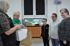 Akcja Ferie w MDK - pierwszy tydzień - Plastyczne zajęcia integracyjne z uczniami DPS w Teodorówce