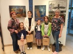Nagrodzeni z nauczycielkamiod lewej: n-l. Anna Świca, Zuzanna Krawczyk, Julia Łuszczak, Katarzyna Ścibor, Julia Bożek, n-l. Renata Socha